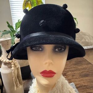 EUC VINTAGE Elegant Black Hat Cotillion made in France with Knot Details